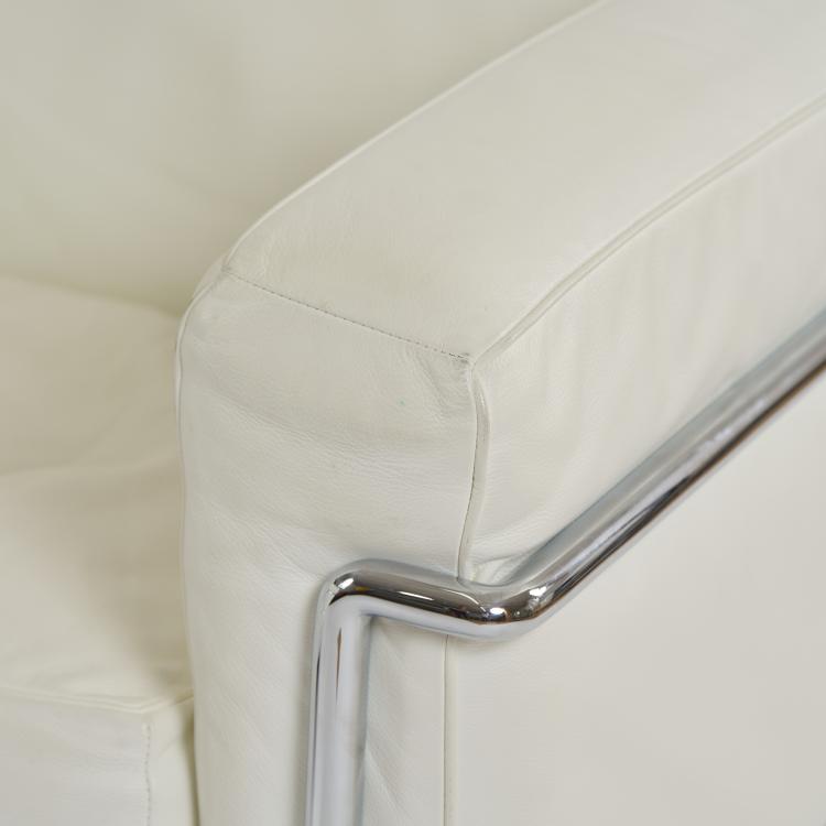 Bild 3 zu Objekt, 'LC 2' two armchairs, 1928 (design), Pierre Jeanneret,Charlotte Perriand,Le Corbusier Charles-&Eacute;douard Jeanneret-Gris, Cassina, Mailand / Milan, 175B 108