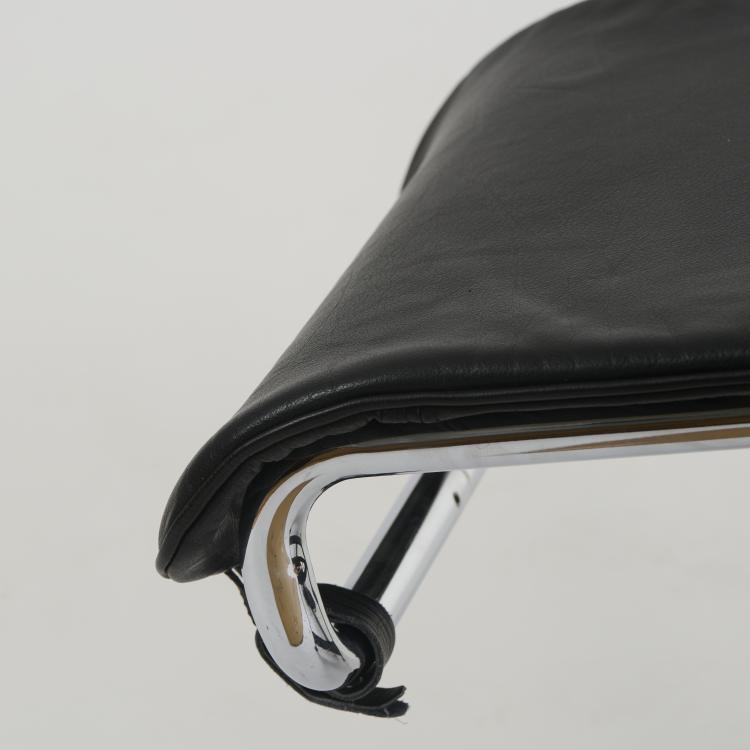 Bild 5 zu Objekt, 'LC 4' recliner, 1928 (design), Pierre Jeanneret,Charlotte Perriand,Le Corbusier Charles-&Eacute;douard Jeanneret-Gris, Cassina, Mailand / Milan, 175B 107