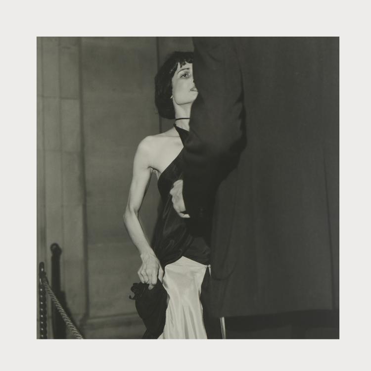 Hauptbild zu Objekt, 'Margarita at the Metropolitan, New York City', 1975 (Druck 1989/1990), Lynn Davis, 175D 784