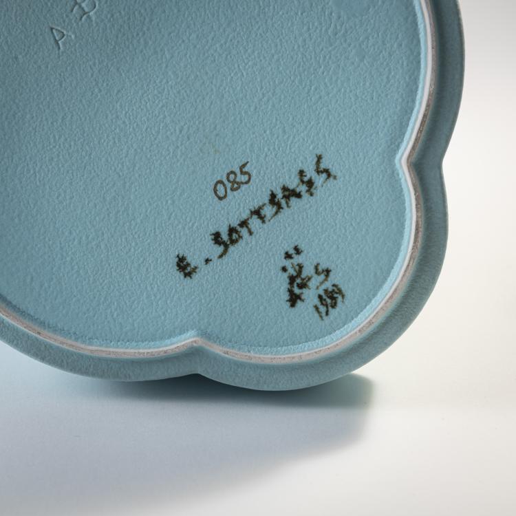 Bild 2 zu Objekt, Teekanne 'Lapislazzuli' aus der Serie 'Indian Memories', 1972 (Entwurf), Ettore Sottsass, Sarri, Alessio, Sesto Fiorentino; Anthologie Quartett, Bad Essen, 175B 142