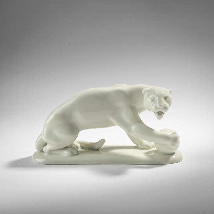 Hauptbild zu Objekt, 'Panther with Ball', 1933, Gerhard Schliepstein, Rosenthal, Selb, 176C 648