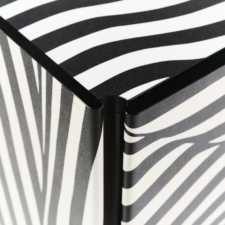 Bild 1 zu Objekt, 'Amor Stripe - Wogg 12 - Zebra' sideboard, 1988 (design), Trix Haussmann,Robert Haussmann, Wogg, Zumikon, Schweiz, 175B 396