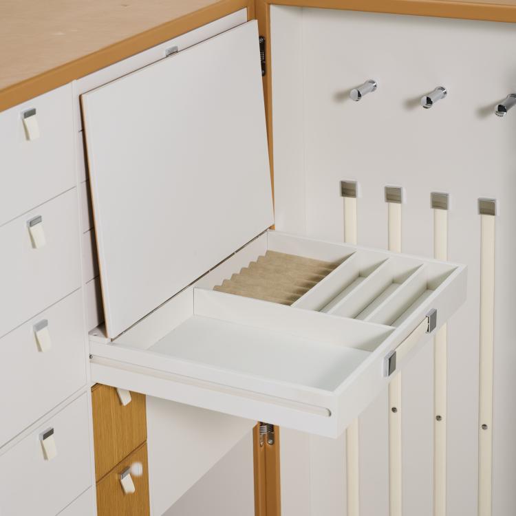 Bild 8 zu Objekt, 'Oceano' steamer trunk, 2007 (design), Andr&eacute;e Putman, Poltrona Frau, Tolentino, 175B 419