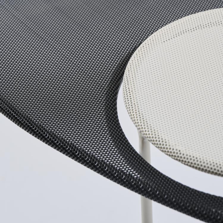 Bild 4 zu Objekt, Beistelltisch 'Kangourou', 1954 (Entwurf), Mathieu Mat&eacute;got, Gubi, Kopenhagen, 175B 226