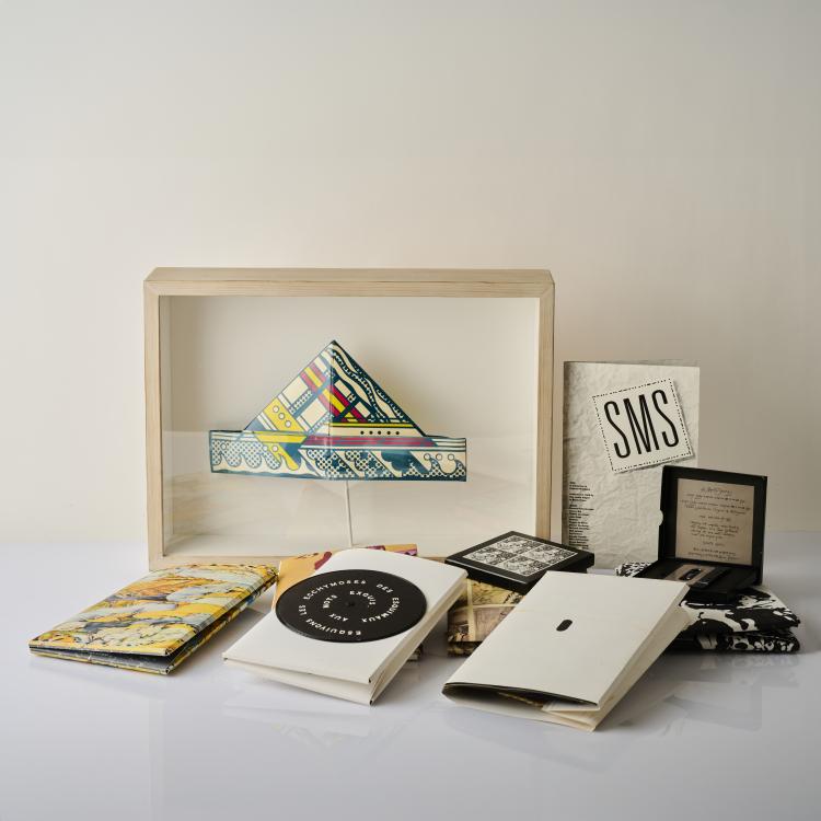 Hauptbild zu Objekt, Portfolio 'SMS (Shit Must Stop): A Collection of Original Multiples', 1968, James Lee Byars,Roy Lichtenstein,Claes Oldenburg,Mel Ramos,Marcel Duchamp, The Letter Edged in Black Press Inc., New York (Publ.), 175D 721