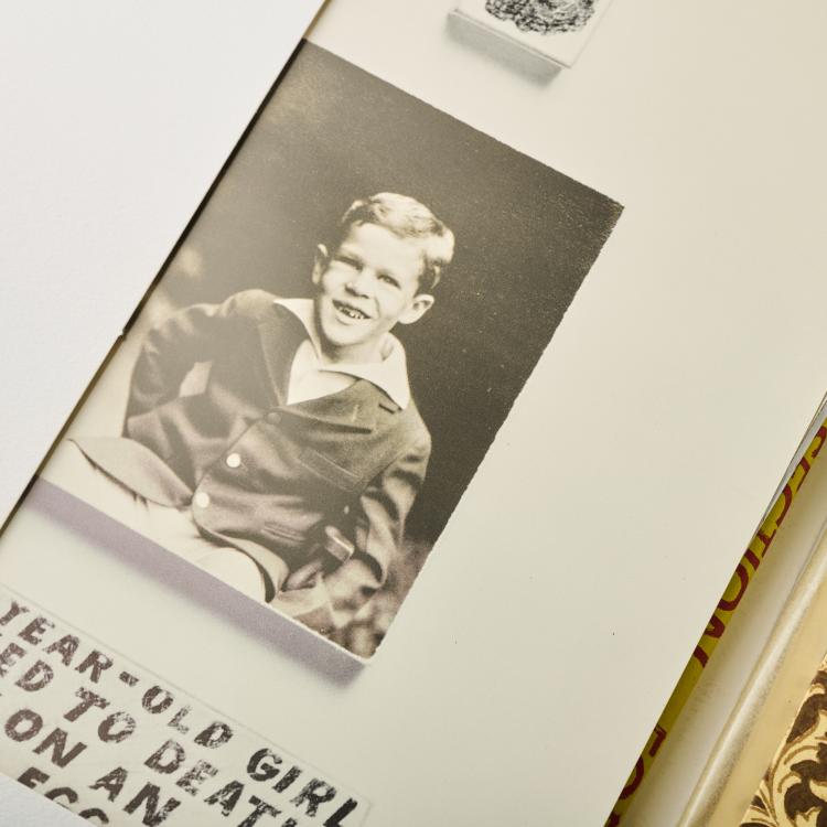 Bild 10 zu Objekt, Portfolio 'SMS (Shit Must Stop): A Collection of Original Multiples', 1968, James Lee Byars,Roy Lichtenstein,Claes Oldenburg,Mel Ramos,Marcel Duchamp, The Letter Edged in Black Press Inc., New York (Publ.), 175D 721