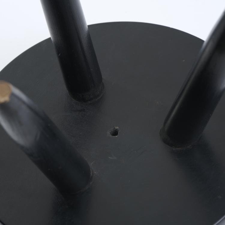 Bild 3 zu Objekt, Two stools, c. 1938 (design), Charlotte Perriand, Blanchon, Georges; Sentou, Paris; Steph Simon, Paris, 175B 123