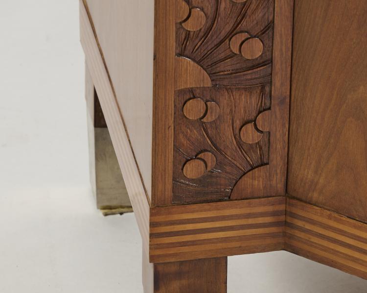 Bild 8 zu Objekt, Large buffet with top, 1904-06, Ungeth&uuml;m, August, Wien, 176C 575