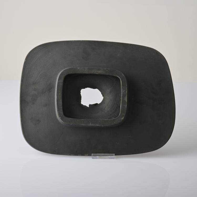 Bild 3 zu Objekt, 'Concetto Spaziale Cratere' black color experiment, 1968, Lucio Fontana, 175D 733