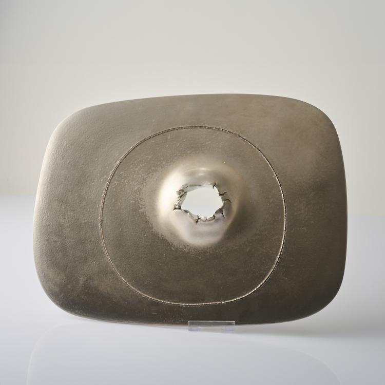 Bild 3 zu Objekt, 'Concetto Spaziale Cratere' silver color experiment , 1968, Lucio Fontana, 175D 734