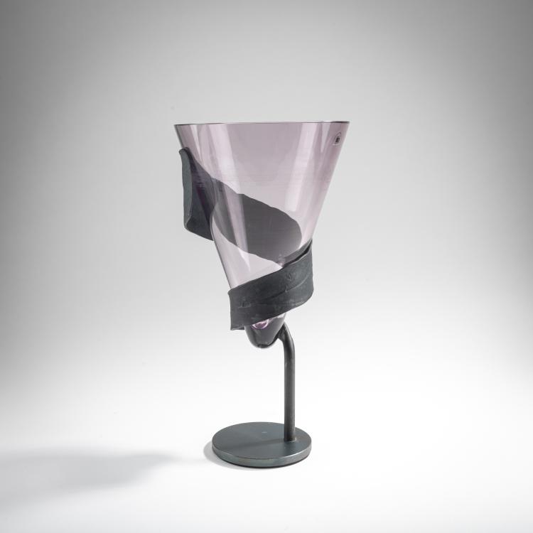Bild 1 zu Objekt, 'Vitticio' vase from the 'Ferri forgiati' series, 1989, Enzo Mari, Danese, Mailand, 176B 177