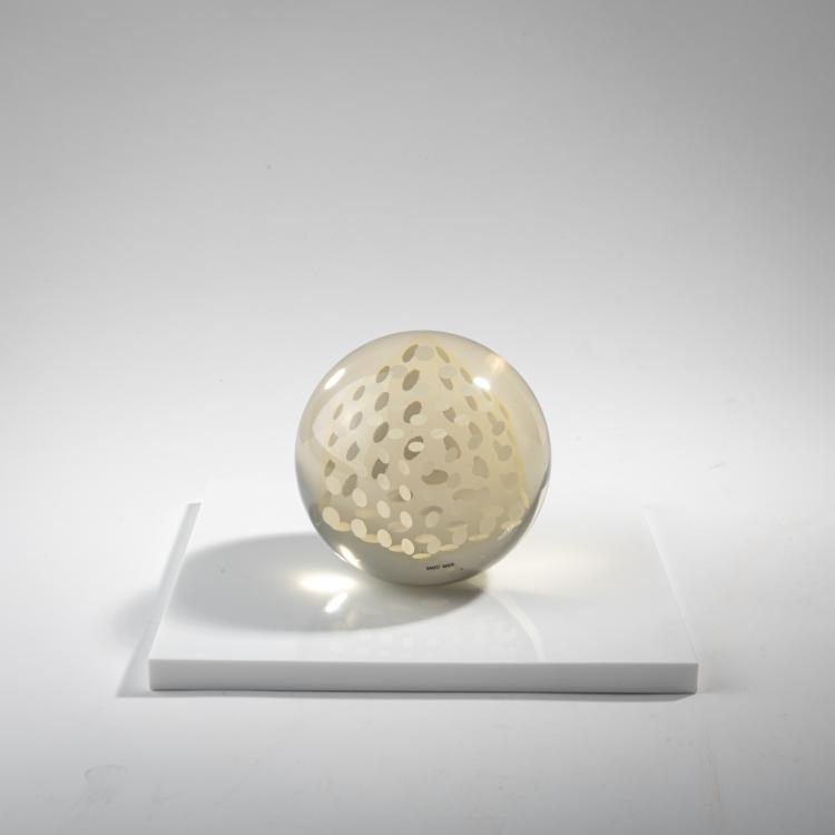 Bild 1 zu Objekt, 'Deformazione ottico-dinamica di un cubo in una sfera, serie a punti B', 1959-63, Enzo Mari, Danese, Mailand, 176B 183