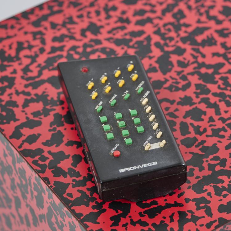 Bild 2 zu Objekt, 'Memphis 1 TVC 26' TV-set, 1980 (design), Ettore Sottsass, Brionvega, Mailand / Milan, 176B 306