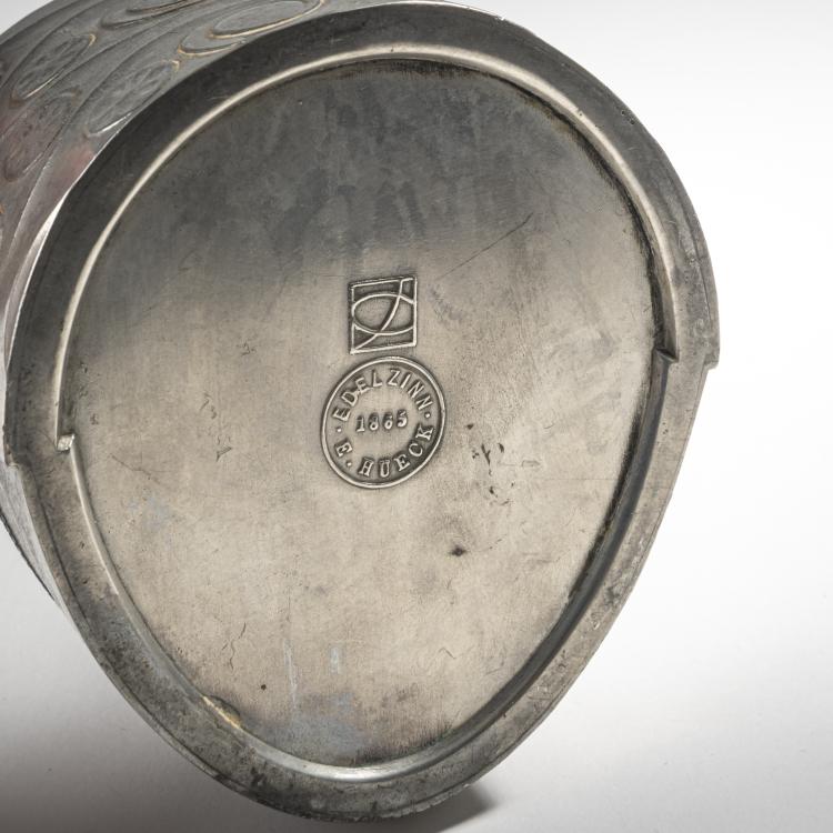 Bild 2 zu Objekt, Wine jug, model for the Olbrich House at the Darmstadt Colony exhibition, 1901, Joseph Maria Olbrich, Hueck, Eduard, L&uuml;denscheid, 176C 705