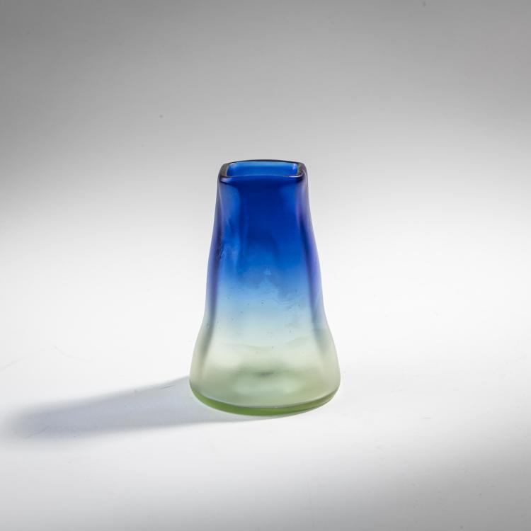 Bild 1 zu Objekt, Small vase 'Luna optisch', 1900, L&ouml;tz Wwe., Klosterm&uuml;hle, 176C 536