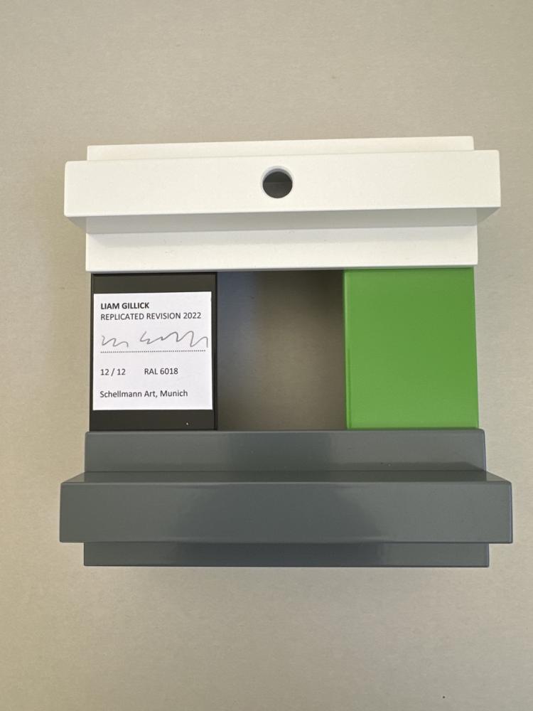 Bild 2 zu Objekt, 'Replicated Revision' (green), 2022, Liam Gillick, 176A 17