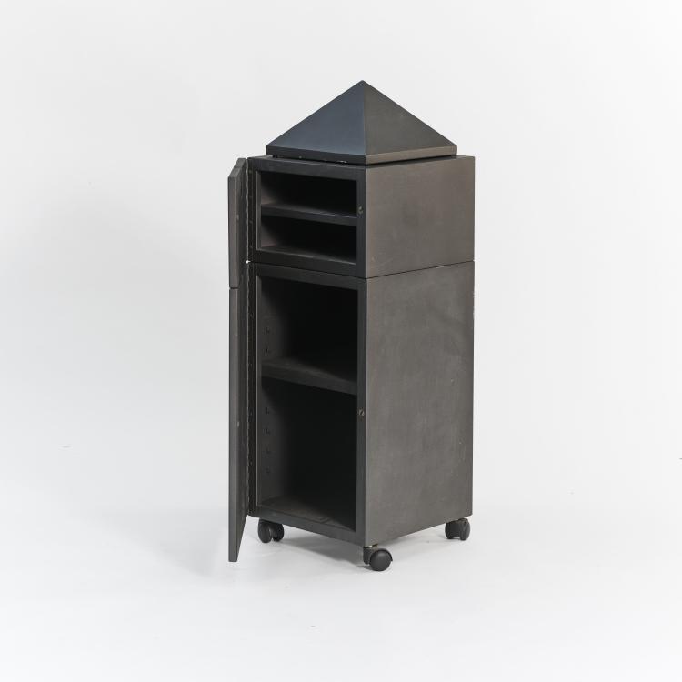 Bild 2 zu Objekt, 'Theatre du Monde' cabinet, 1984 (design), Philippe Starck, XO, Brie-Comte-Robert., 175B 369