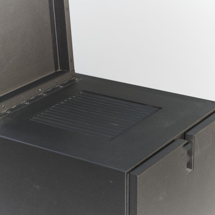 Bild 5 zu Objekt, 'Theatre du Monde' cabinet, 1984 (design), Philippe Starck, XO, Brie-Comte-Robert., 175B 369