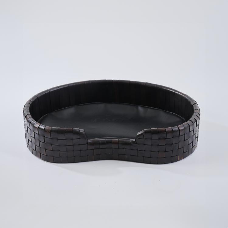 Hauptbild zu Objekt, Hundebett 'Woven Leather', 2010er Jahre, GUCCI DOG, Mailand/Milan, 176D 926