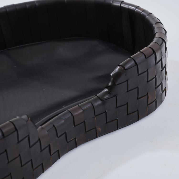 Bild 2 zu Objekt, Hundebett 'Woven Leather', 2010er Jahre, GUCCI DOG, Mailand/Milan, 176D 926