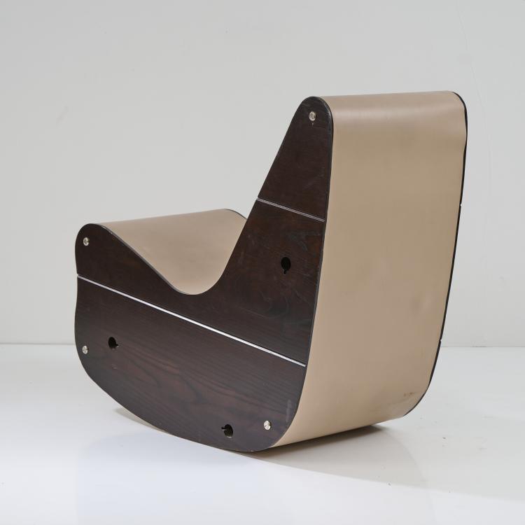 Bild 1 zu Objekt, 'Correalist Rocker' chair, 1942 (design), Friedrich Kiesler, Wittmann M&ouml;belwerkst&auml;tte, Etsdorf, 175B 126