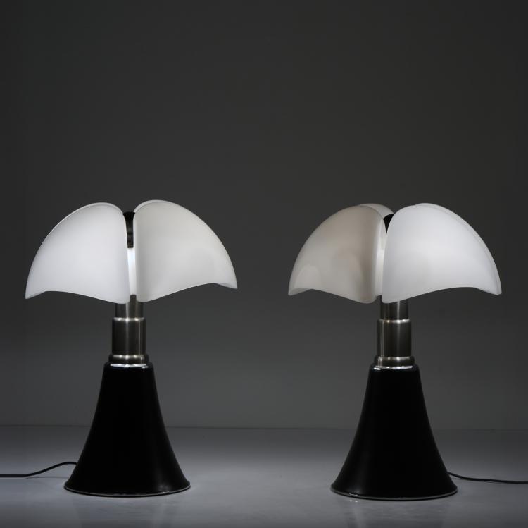 Hauptbild zu Objekt, Two 'Pipistrello' table lights, 1966 (design), Gae Aulenti, Martinelli Luce, Lucca, 176B 275
