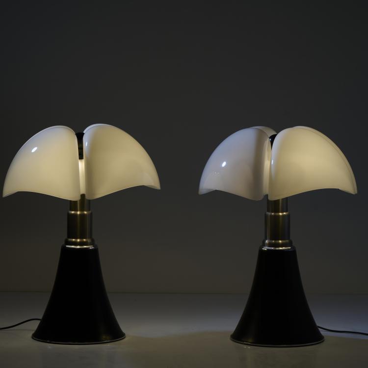 Bild 2 zu Objekt, Two 'Pipistrello' table lights, 1966 (design), Gae Aulenti, Martinelli Luce, Lucca, 176B 275