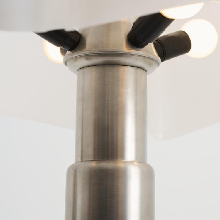 Bild 4 zu Objekt, Two 'Pipistrello' table lights, 1966 (design), Gae Aulenti, Martinelli Luce, Lucca, 176B 275