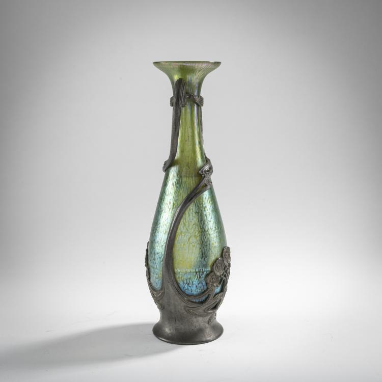 Bild 1 zu Objekt, 'creta Papillon' vase with handles, with pewter mounting by Juventa-Urania-Metallwarenfabrik, Maastricht, 1901, L&ouml;tz Wwe., Klosterm&uuml;hle, 176C 544