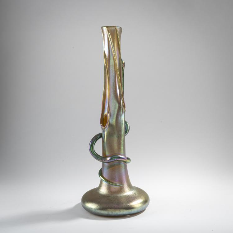 Bild 1 zu Objekt, 'Tree trunk vase' with snake, 1902, L&ouml;tz Wwe., Klosterm&uuml;hle, 176C 546