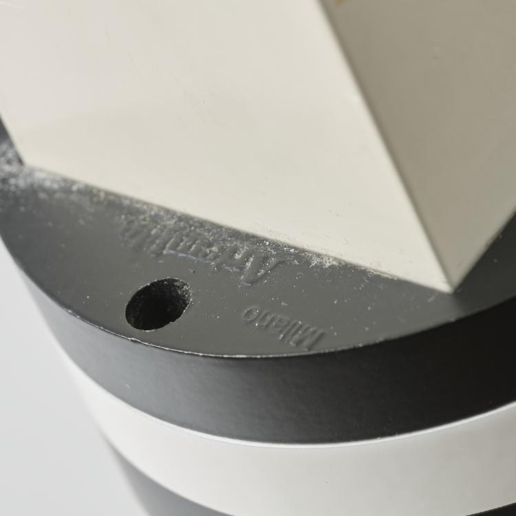 Bild 5 zu Objekt, Stehleuchte 'Shogun', 1986, Mario Botta, Artemide, Mailand, 176B 315