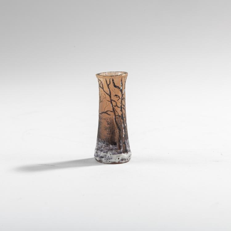 Hauptbild zu Objekt, Miniature vase 'Paysage en hiver', 1900-05, Daum Fr&egrave;res, Nancy, 176C 365