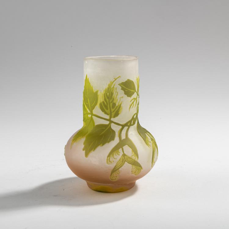 Hauptbild zu Objekt, Vase 'Erable &agrave; feuilles de fr&ecirc;ne', presumably 1905-08, Gall&eacute;, Nancy, 176C 411