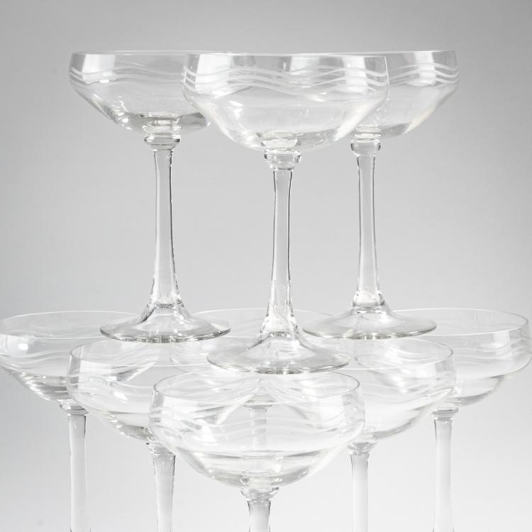 Bild 1 zu Objekt, Neun Champagnerschalen, um 1904, Hans Christiansen, Theresienthaler Krystallglasfabrik, 176C 619