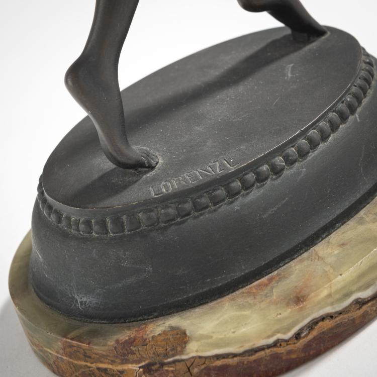 Bild 2 zu Objekt, 'Captured Bird', c. 1922, Josef Lorenzl, 176C 589