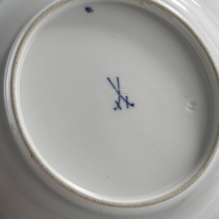 Bild 2 zu Objekt, Three breakfast plates 'Crocus', 1896, Konrad Hentschel, Meissen, KPM, 176C 637