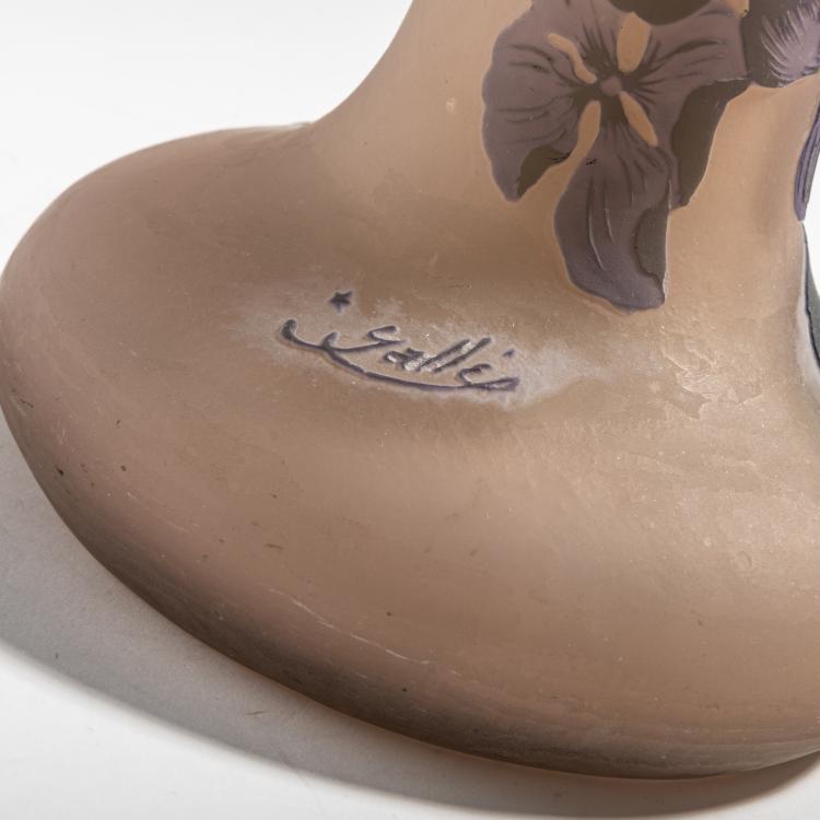 Bild 2 zu Objekt, Tall vase 'Hortensias', 1905-08, Gall&eacute;, Nancy, 176C 412