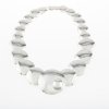 Collier mit kreisrunden geometrischen Elementen aus hochglänzendem Sterling-Silber
