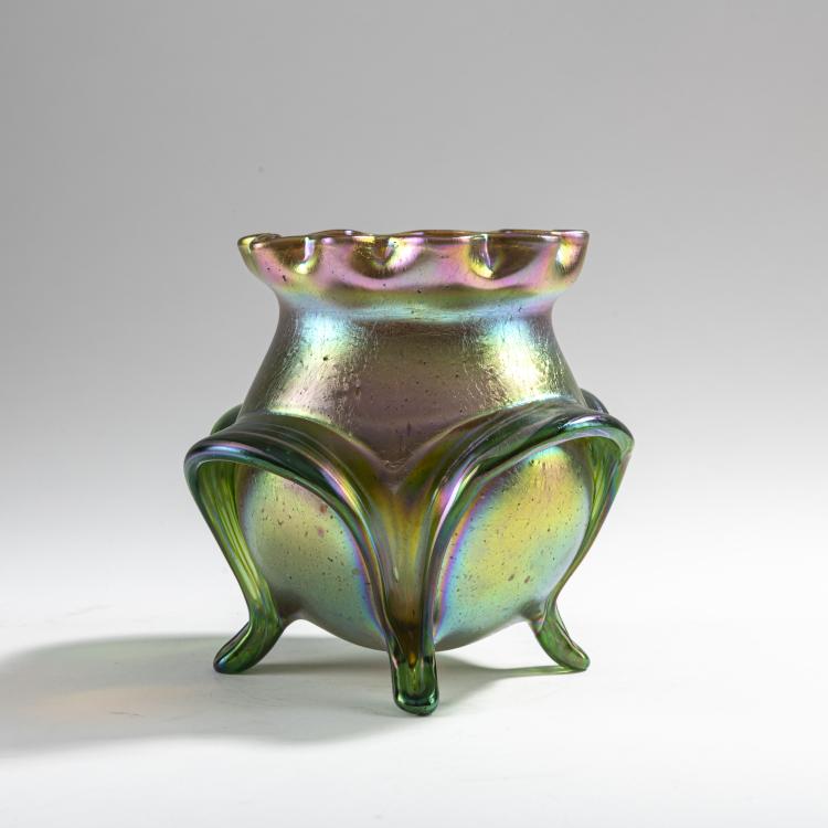 Bild 1 zu Objekt, Rose water sprinkler 'Papillon', 1898-1900 and footed vase, 1904, L&ouml;tz Wwe., Klosterm&uuml;hle, 176C 532