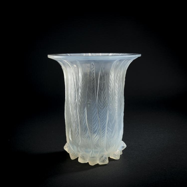 Hauptbild zu Objekt, Vase 'Eucalyptus', 1925, Ren&eacute; Lalique, Lalique, Wingen-sur-Moder, 176C 434
