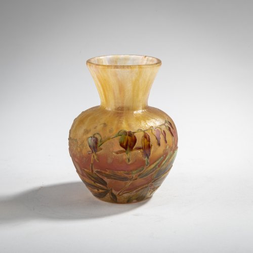 Miniature vase 'Coeur de Jeanette', c. 1910