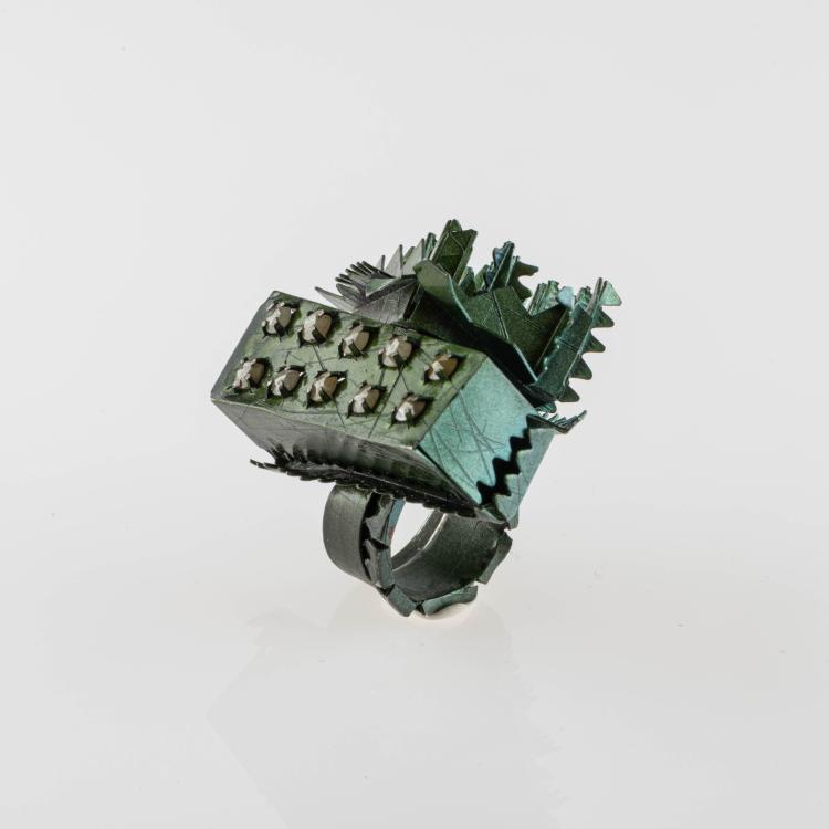 Hauptbild zu Objekt, Ring 'Sharp Green', 2019, Helen Britton, 176D 880