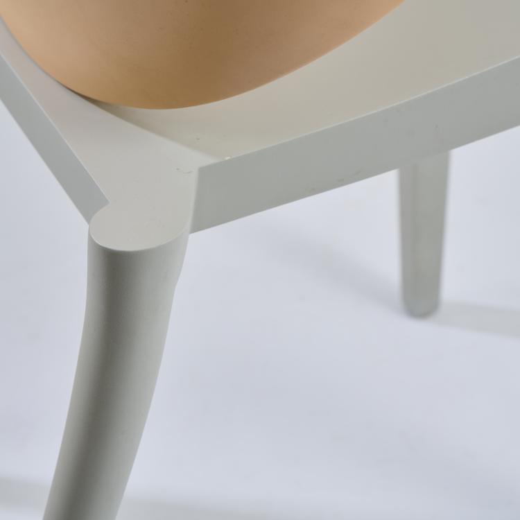 Bild 6 zu Objekt, 'Boom Rang' chair, 1992, Philippe Starck, Driade Aleph, Corsico, 177A 142