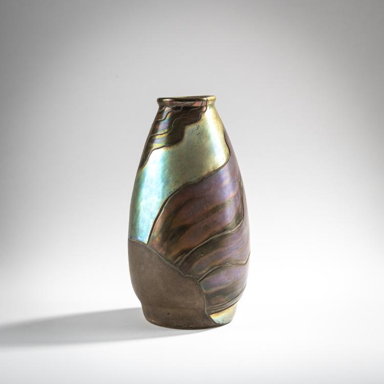 Bild 1 zu Objekt, Vase with Male Nude, 1904, S&aacute;ndor Ap&aacute;ti Abt, Zsolnay, Pecs, 176C 570