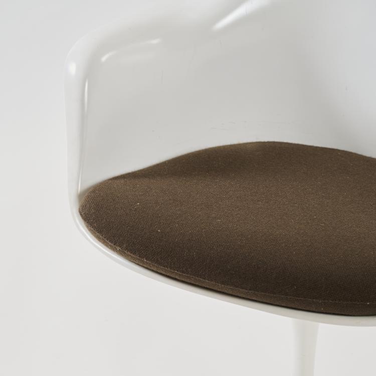 Bild 3 zu Objekt, Armlehnstuhl 'Tulip' - '151', 1956/57, Eero Saarinen, Knoll International, New York, 176B 296