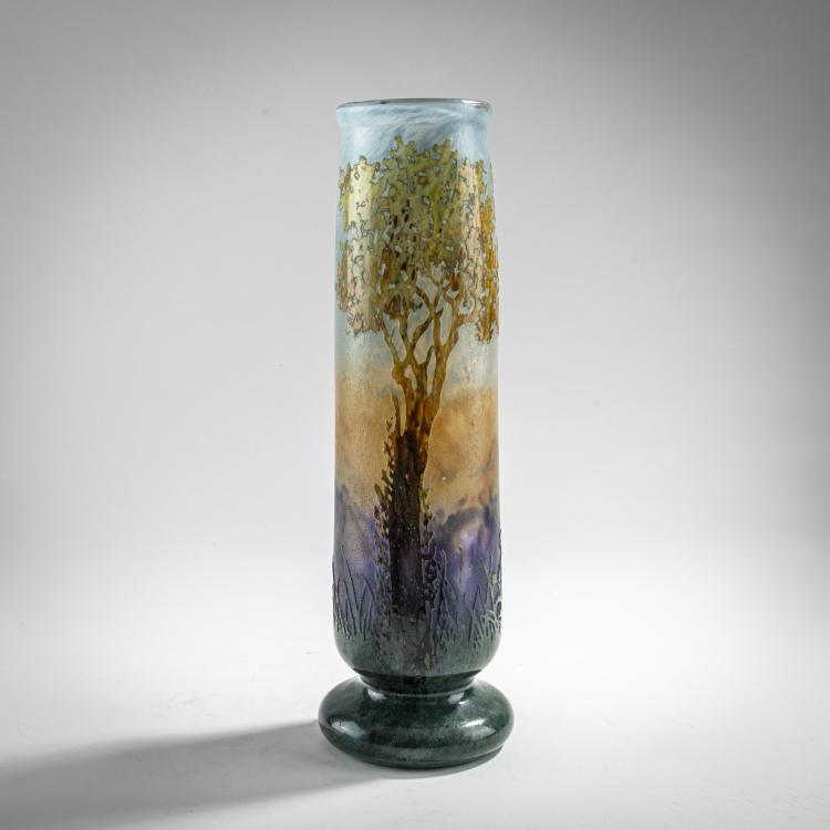 Bild 1 zu Objekt, Tall vase 'au bouleaux en automne', 1905, Daum Fr&egrave;res, Nancy, 176C 375