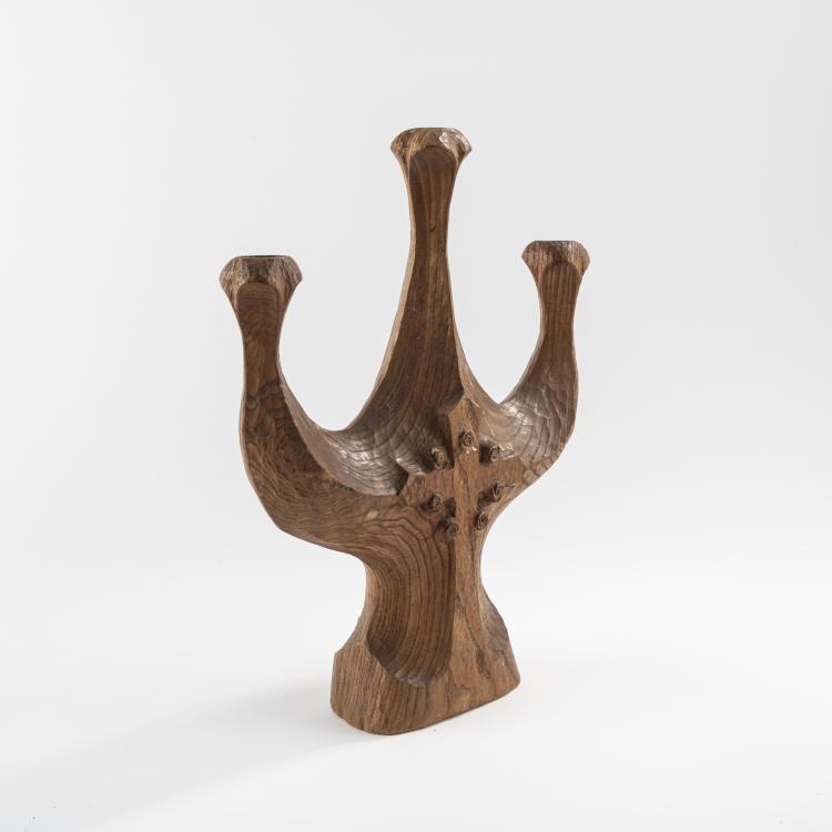 Bild 1 zu Objekt, Seltener antroposophischer Kerzenst&auml;nder mit Rosenkreuz-Motiv, 1920er Jahre, Rudolf Steiner (Umkreis),Siegfried P&uuml;tz,Wilhelm Rampf, Kunstschnitzwerkstatt Dornach (zug./attr.), 176B 88