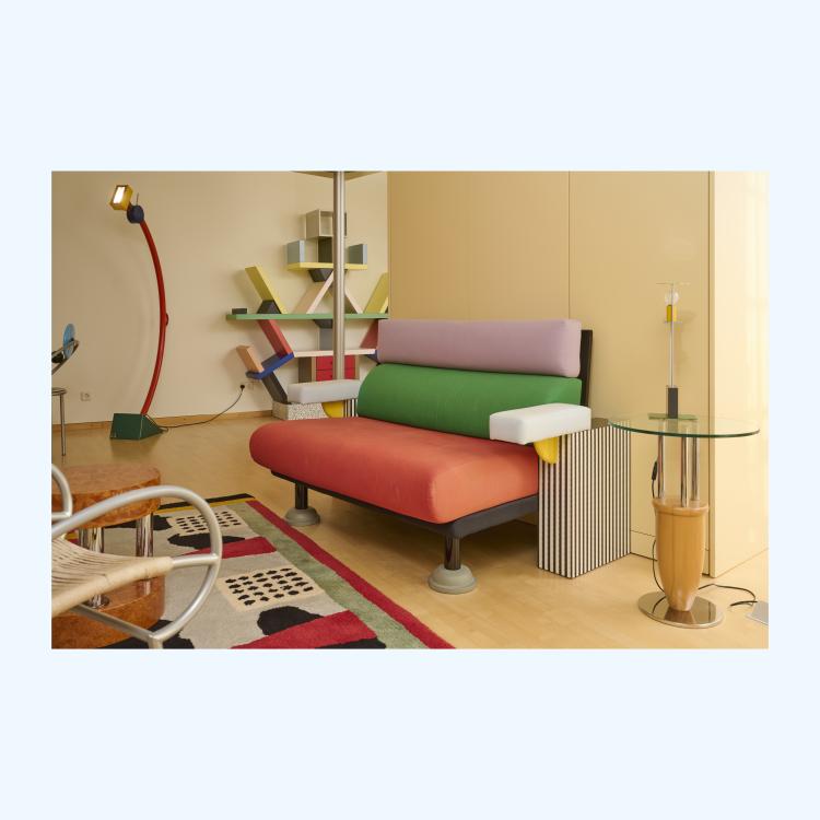 Hauptbild zu Objekt, End table 'Antonio', 1987 (design), Marco Zanuso Jr., Memphis Milano, 177A 254