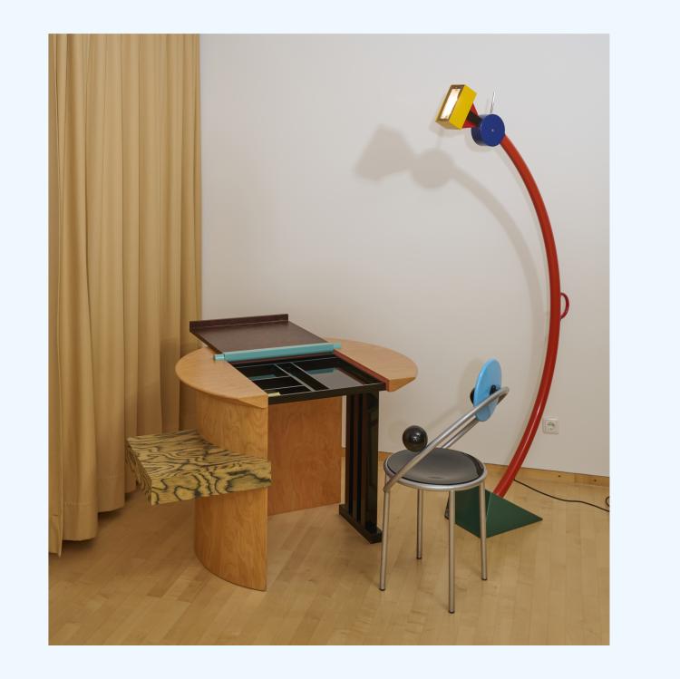 Hauptbild zu Objekt, Schreibtisch 'Sophia', 1985 (Entwurf), Aldo Cibic, Memphis MIlano, 177A 253