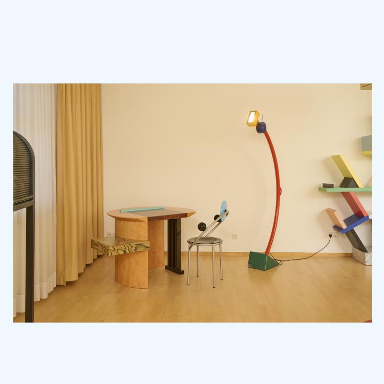 Bild 1 zu Objekt, Schreibtisch 'Sophia', 1985 (Entwurf), Aldo Cibic, Memphis MIlano, 177A 253